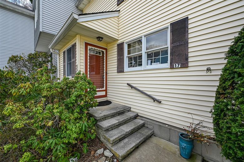 515 High St #17