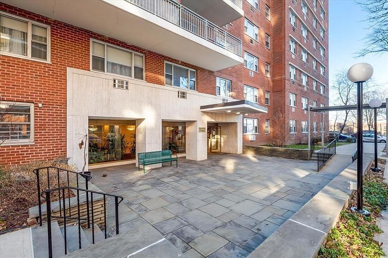 52-30 39 Drive #LN