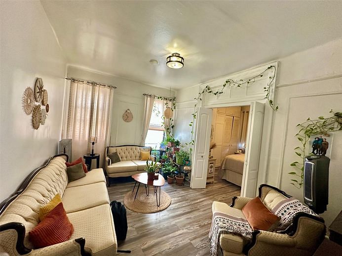 543-545 W 160th St