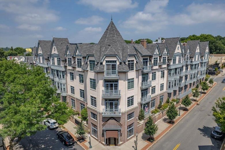55 1st Street #207