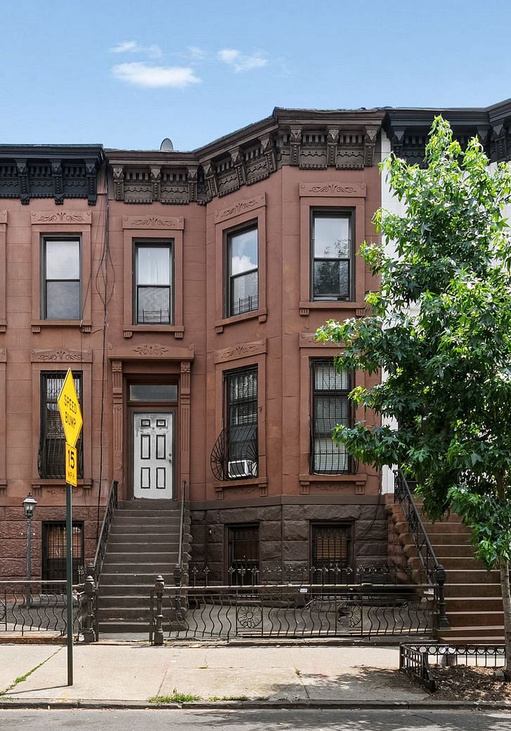 552 Macon Street #1