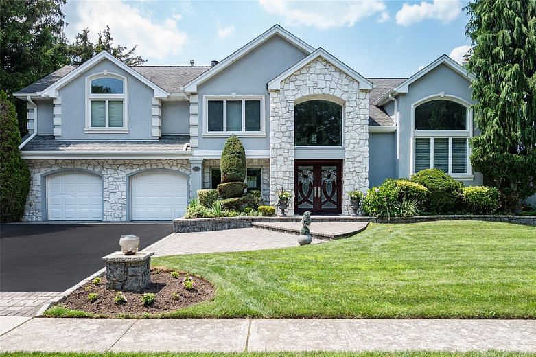 56 Rockland Drive