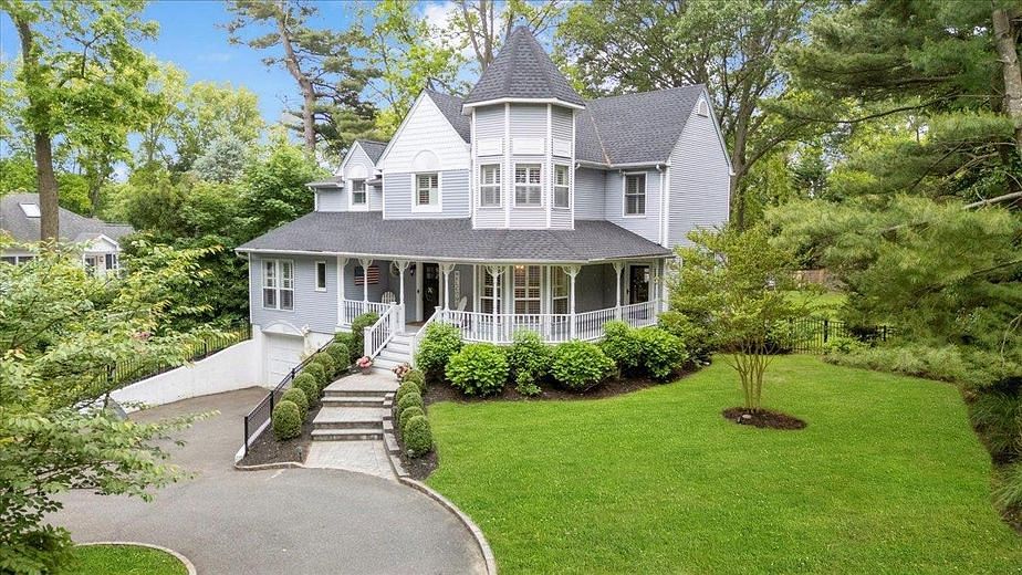 57 Harbor Park Drive
