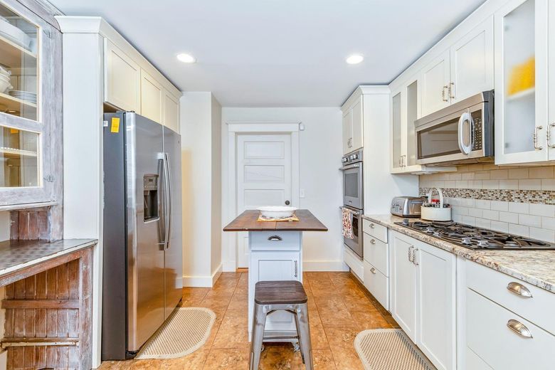 572 Montauk Highway