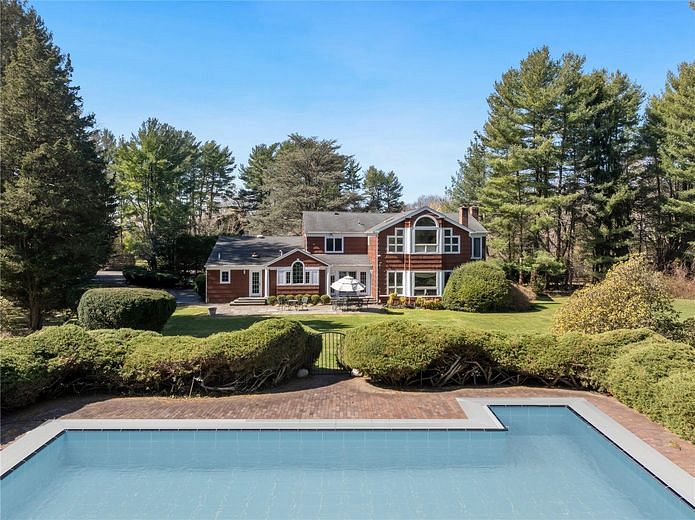 6 Longridge Lane