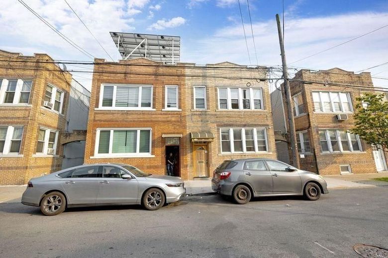 6018 Bleecker Street