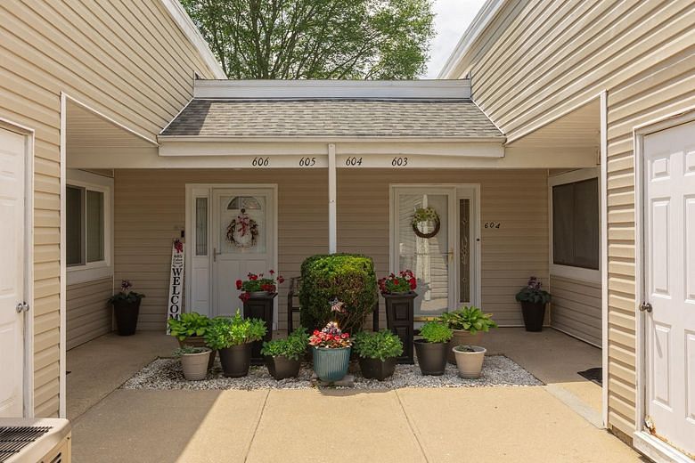 605 Cabot Court E #605