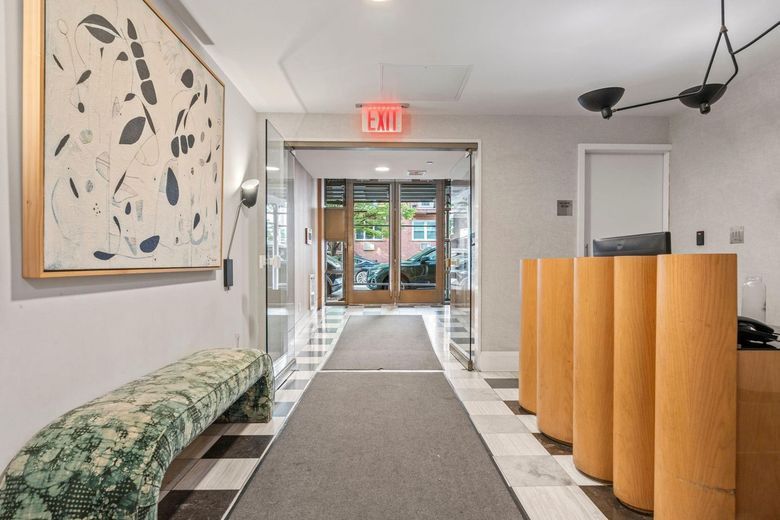 610 Warren Street #4D