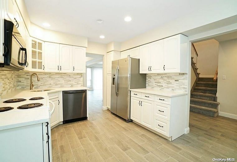 65 Manors Drive