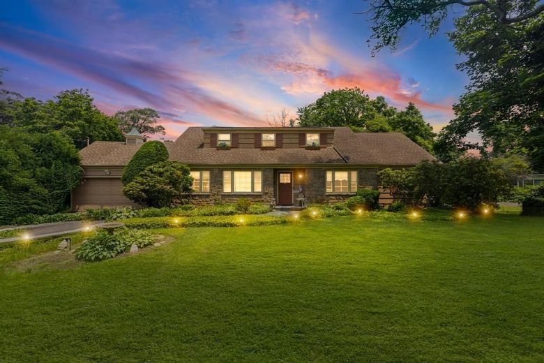 66 Willow Road