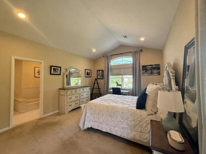67 Hamlet Drive