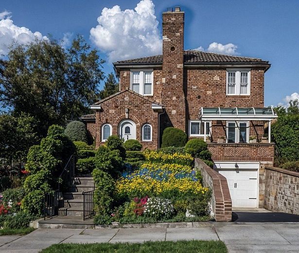 7 Central Drive