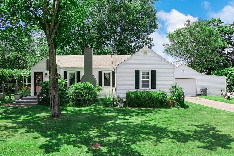 7 Clover Lane