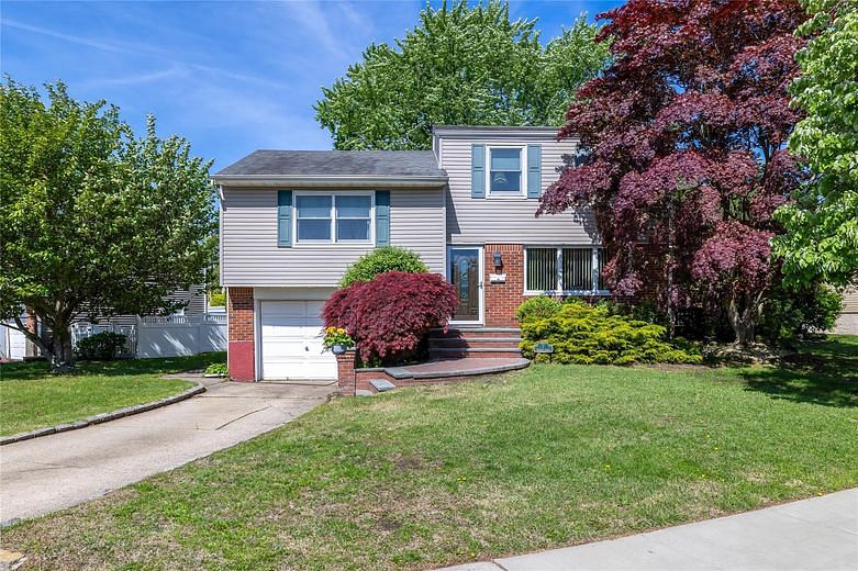 7 Garnet Lane