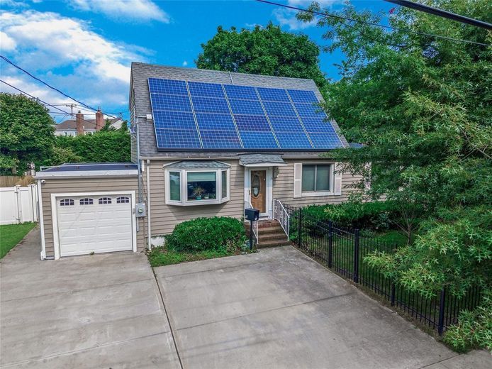 72 Harris Avenue