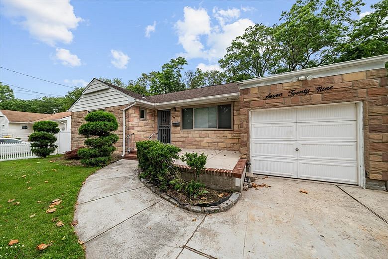 729 Janos Lane