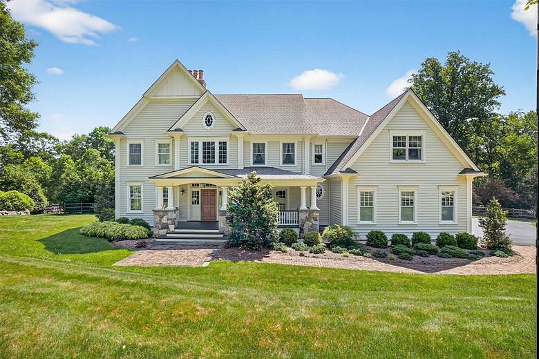 73 Mayflower Lane