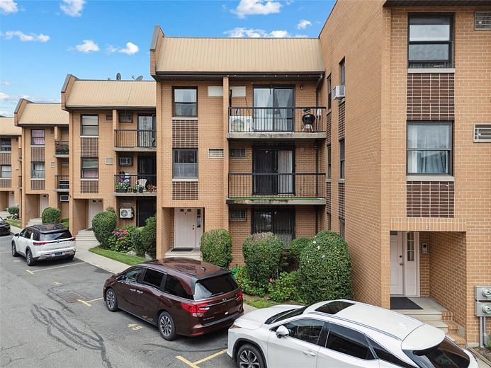75-22 Parsons Boulevard #D2