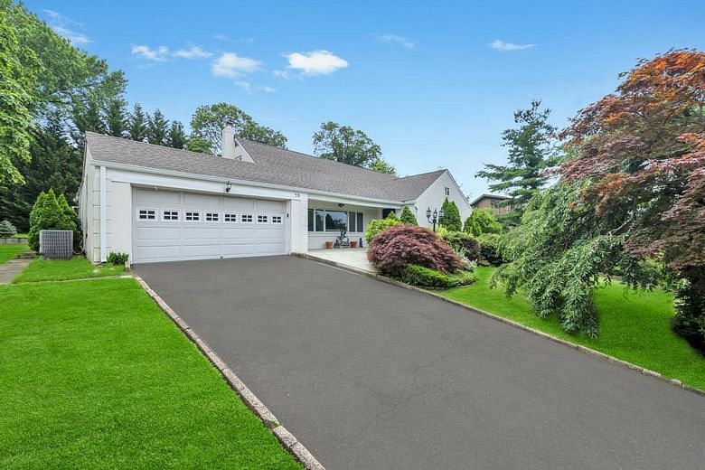 75 Greenleaf Hill