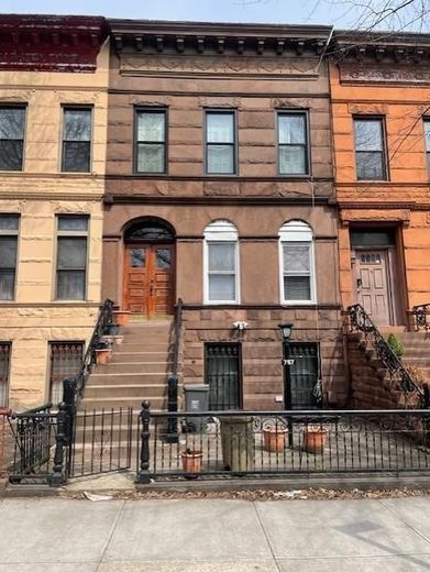 757 Hancock Street