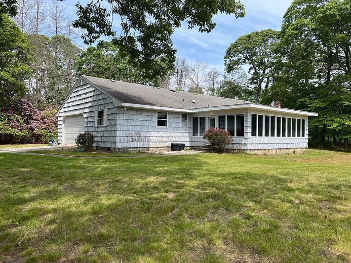 77 Montauk Highway