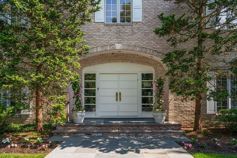 8 High Meadow Court