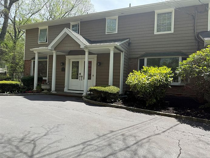8 Lisa Drive