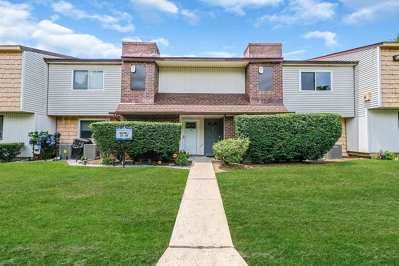 80 Pointe Circle S #80