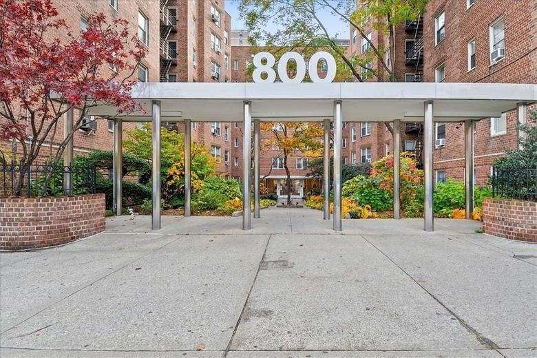 800 Grand Concourse #GSS