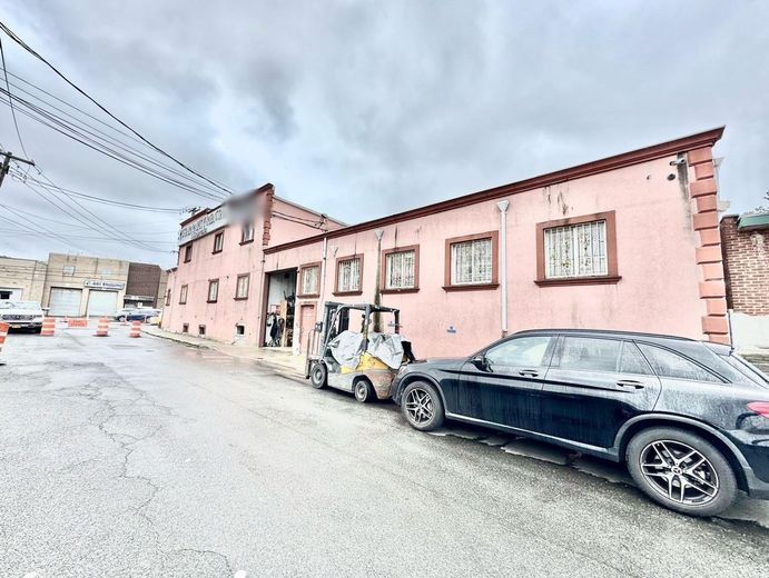 81 Sheridan Boulevard