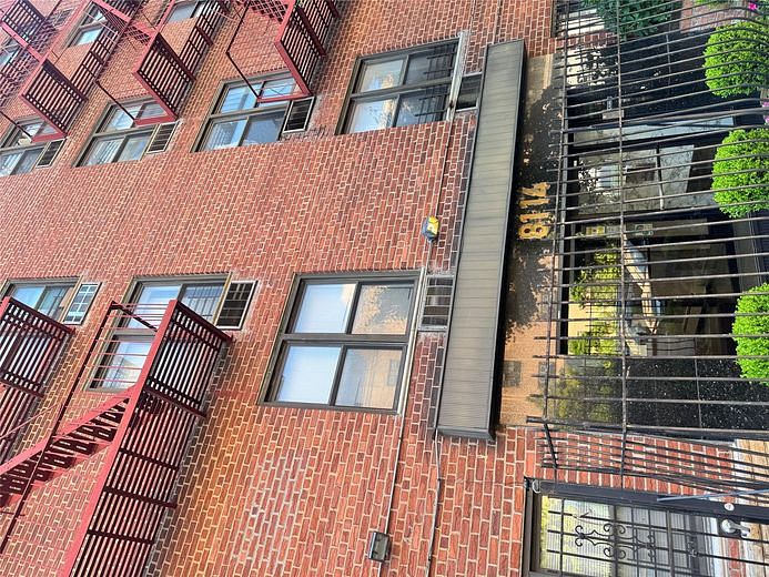 8114 Baxter Avenue #1E