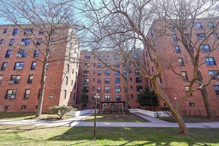83-20 98th Street #5J