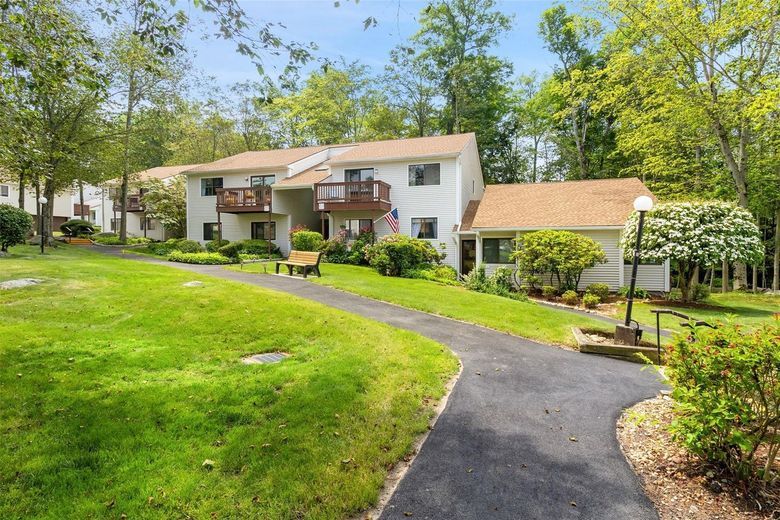 84 Molly Pitcher Lane #H
