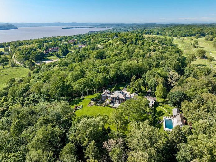 842 Sleepy Hollow Road