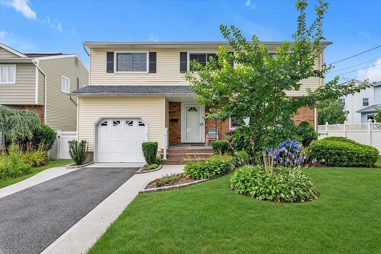 854 Oakland Court