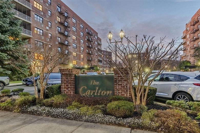 88-25 155 Avenue #6L
