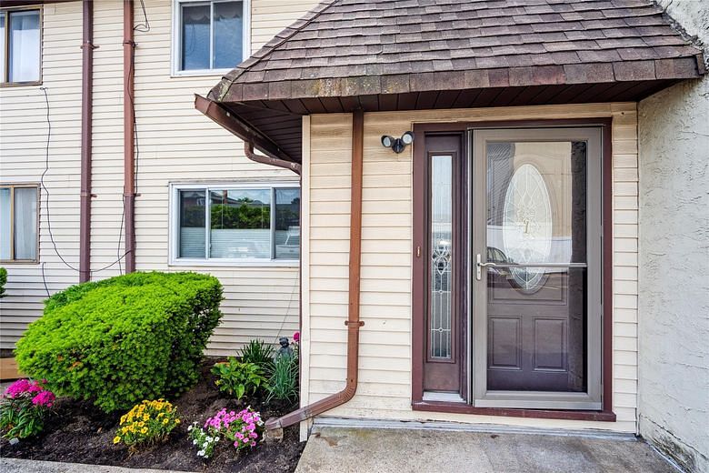 88 E Valley Stream Boulevard #7