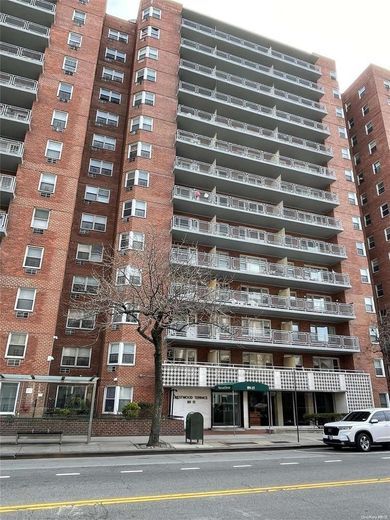 89-15 Parsons Boulevard #11P