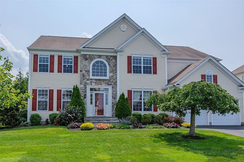9 Avolet Court