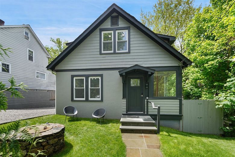 9 Milan Avenue