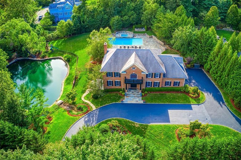 9 Stream Court