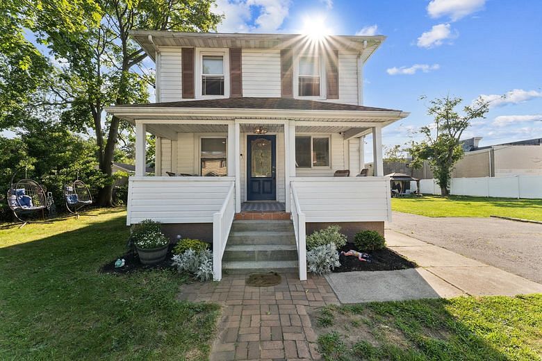 90 Redmond Avenue