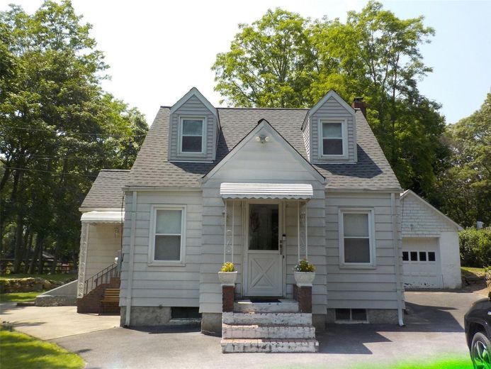 92 Lincoln Boulevard