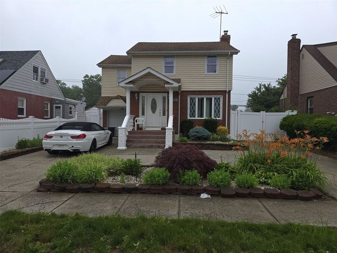 92 Norfeld Boulevard