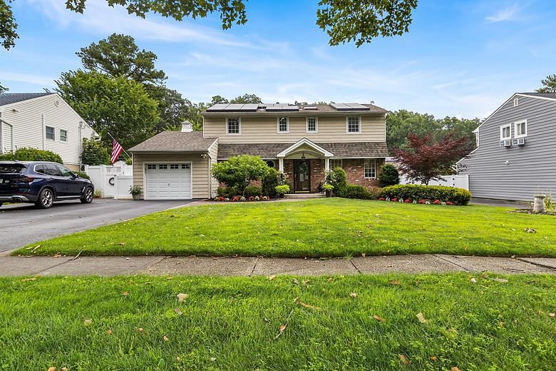 93 Boxwood Drive