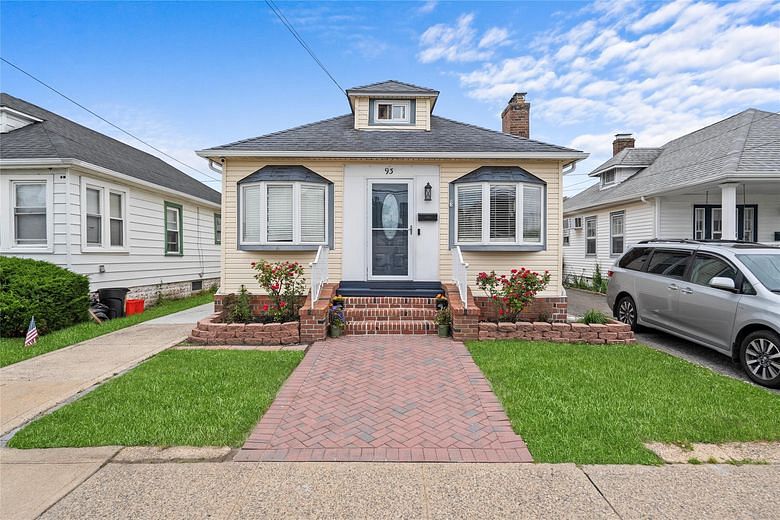 93 Island Parkway