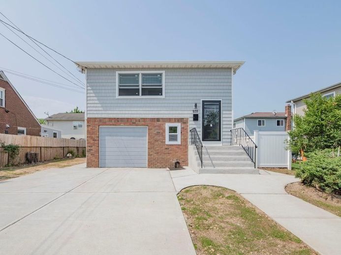 935 Prospect Avenue