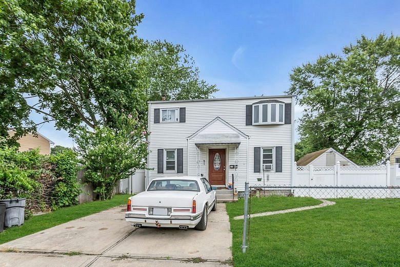 95 E 3rd Street