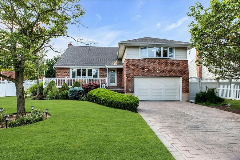 952 Wenwood Drive
