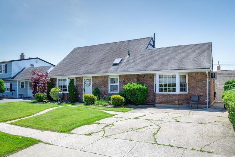 98 Bluespruce Road
